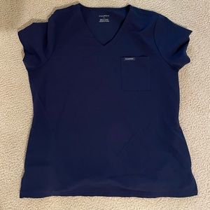 Women’s 3 pocket scrub top